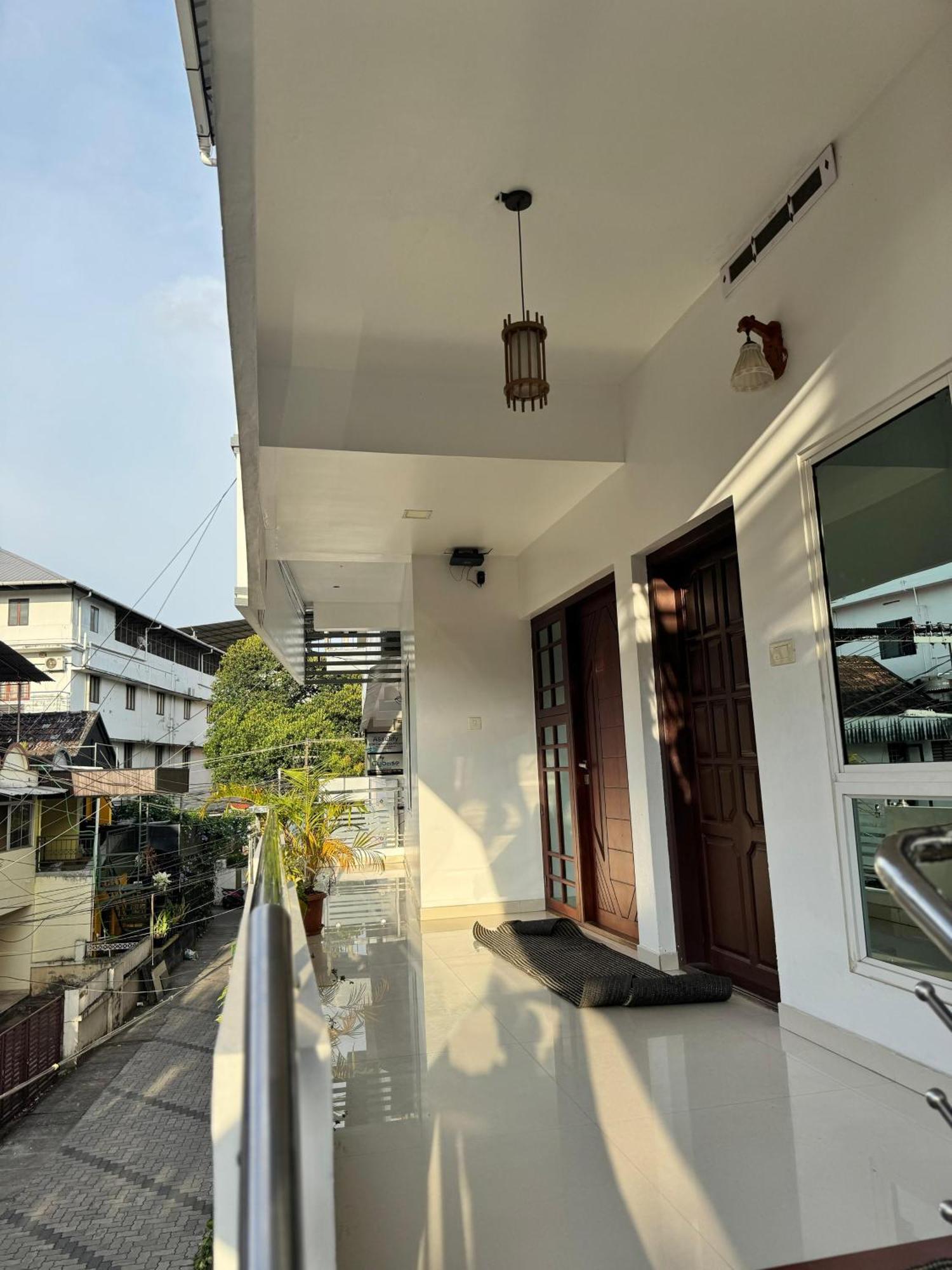 Friendsland Home Stay Kochi المظهر الخارجي الصورة